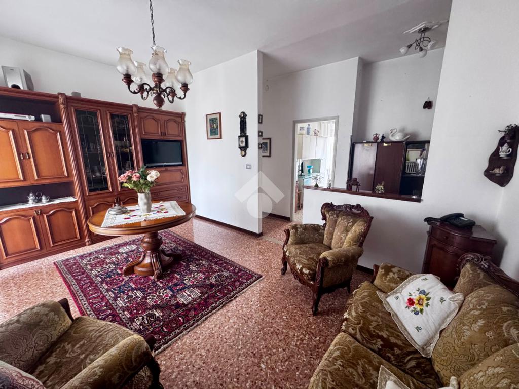 3 bedrooms Apartment in Mirano, Italy No. 347415