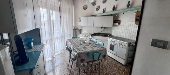 3 bedrooms Apartment in Mirano, Italy No. 347415 5