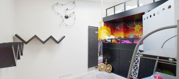 4 bedrooms House in Nanterre, France No. 181030 16