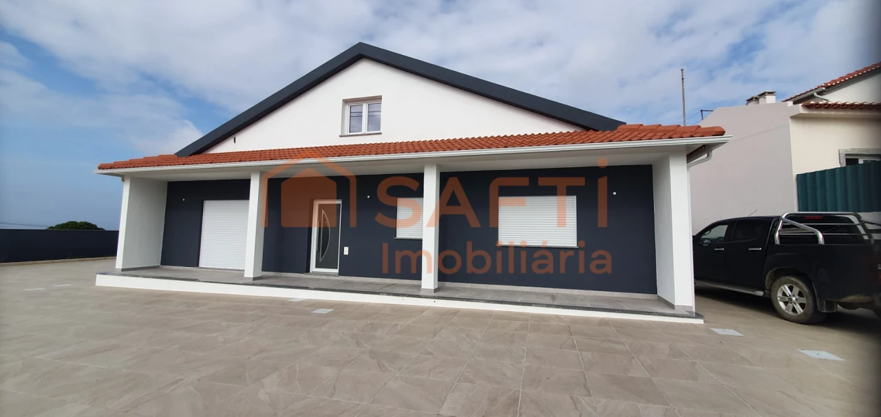 5 bedrooms House in Atouguia da Baleia, Portugal No. 117850