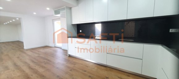 5 bedrooms House in Atouguia da Baleia, Portugal No. 117850 9