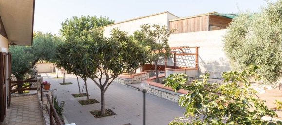 Вилла с 3 спальнями в Рагуза, Италия № 221472 16