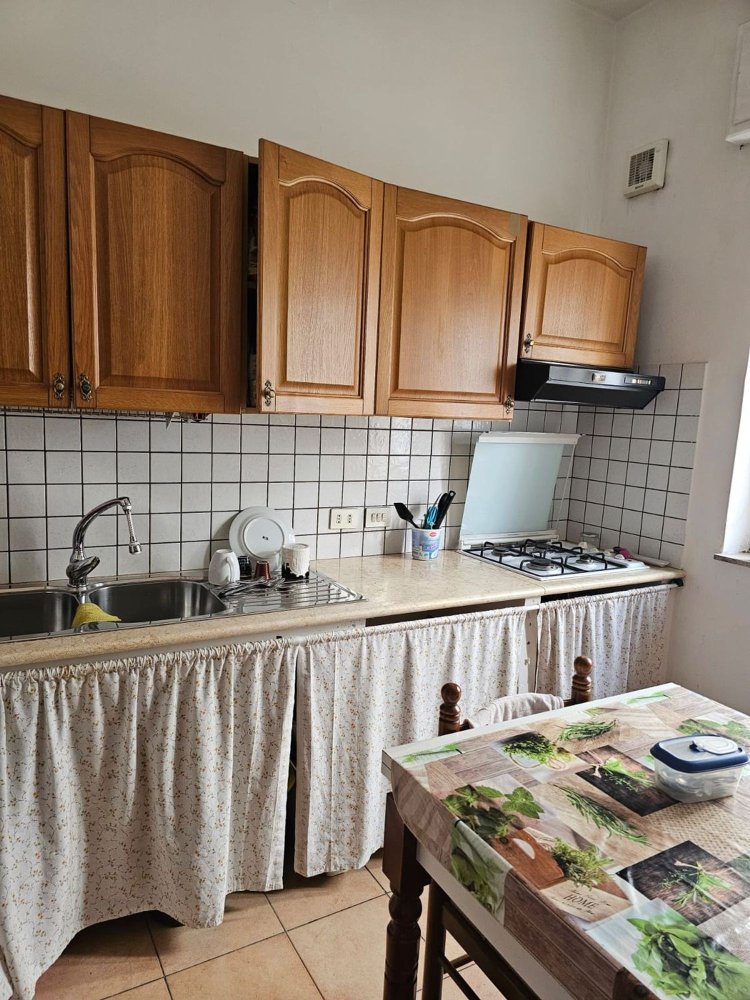 6-salle Appartement à Caltanissetta, Italy No. 269427