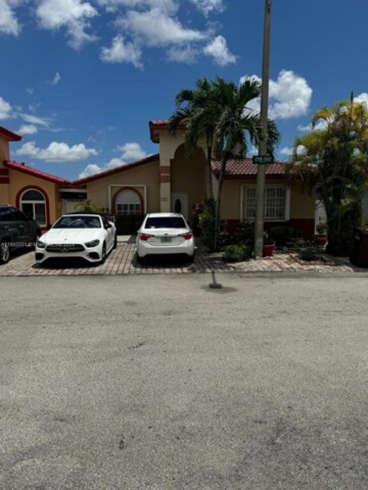 Casa T3 em Hialeah, USA N.º 392623