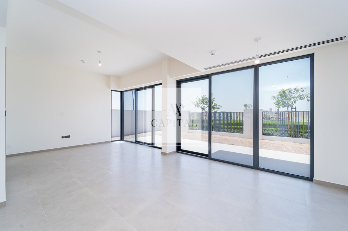 Villa T4 em The Valley, UAE N.º 52412