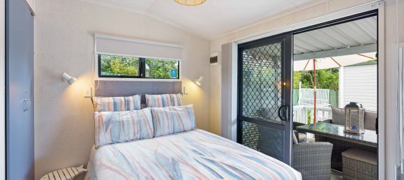 3 bedrooms House in Otaki Beach, New Zealand No. 97 10