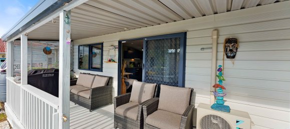 3 bedrooms House in Otaki Beach, New Zealand No. 97 3