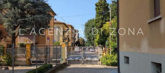 2-salle Appartement à Bologna, Italy No. 305190 13