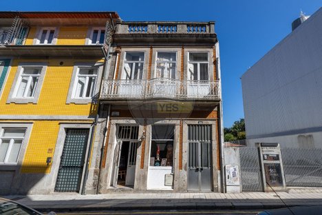 5 bedrooms House in Porto, Portugal No. 176399