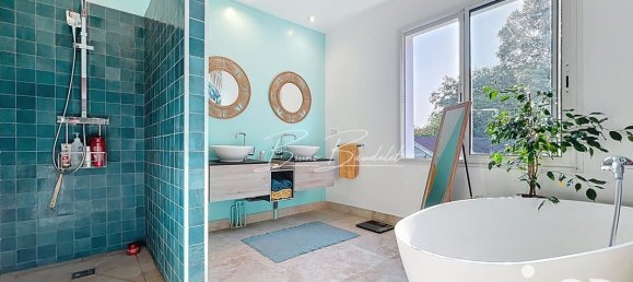 4 bedrooms House in Saint-Caprais-de-Bordeaux, France No. 340716 14