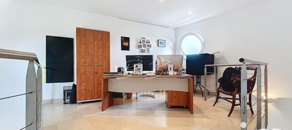 4 bedrooms House in Saint-Caprais-de-Bordeaux, France No. 340716 13