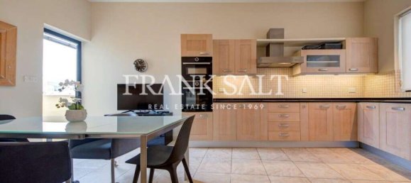 4 bedrooms Apartment in Saint Julian's, Malta No. 2588 6