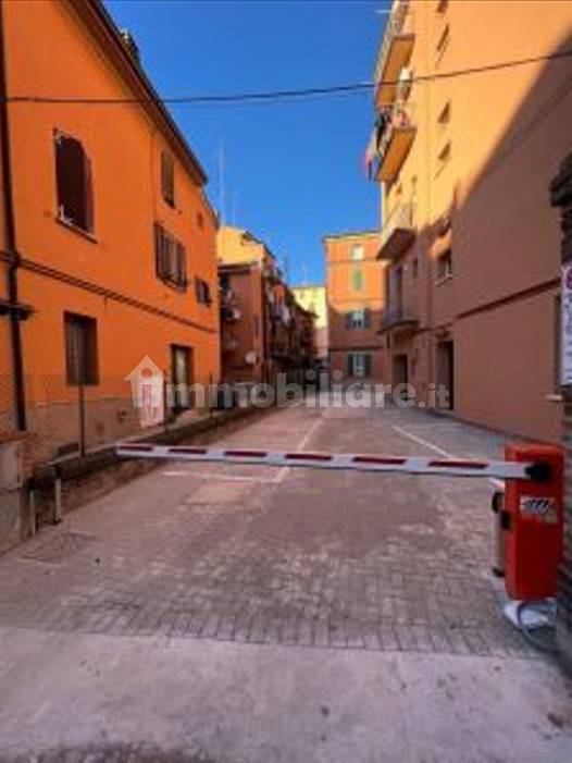 2m² Parking in Bologna, Italy No. 280542