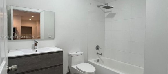 Apartamento T2 em Miami, USA N.º 615605 2