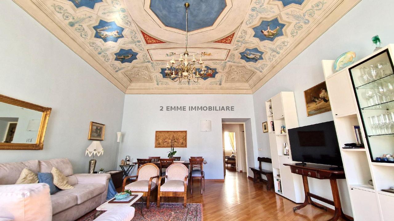 Квартира с 6 комнатами в Асколи Пичено, Италия № 35070