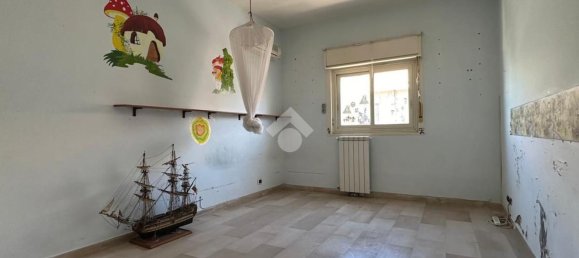 Apartamento de 4 habitaciónes en Reggio Calabria, Italy No. 83904 18