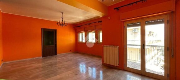Apartamento de 4 habitaciónes en Reggio Calabria, Italy No. 83904 3