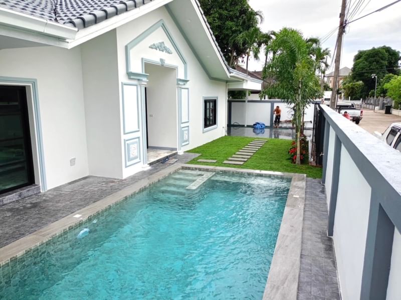4 bedrooms Villa in Pattaya, Thailand No. 22426