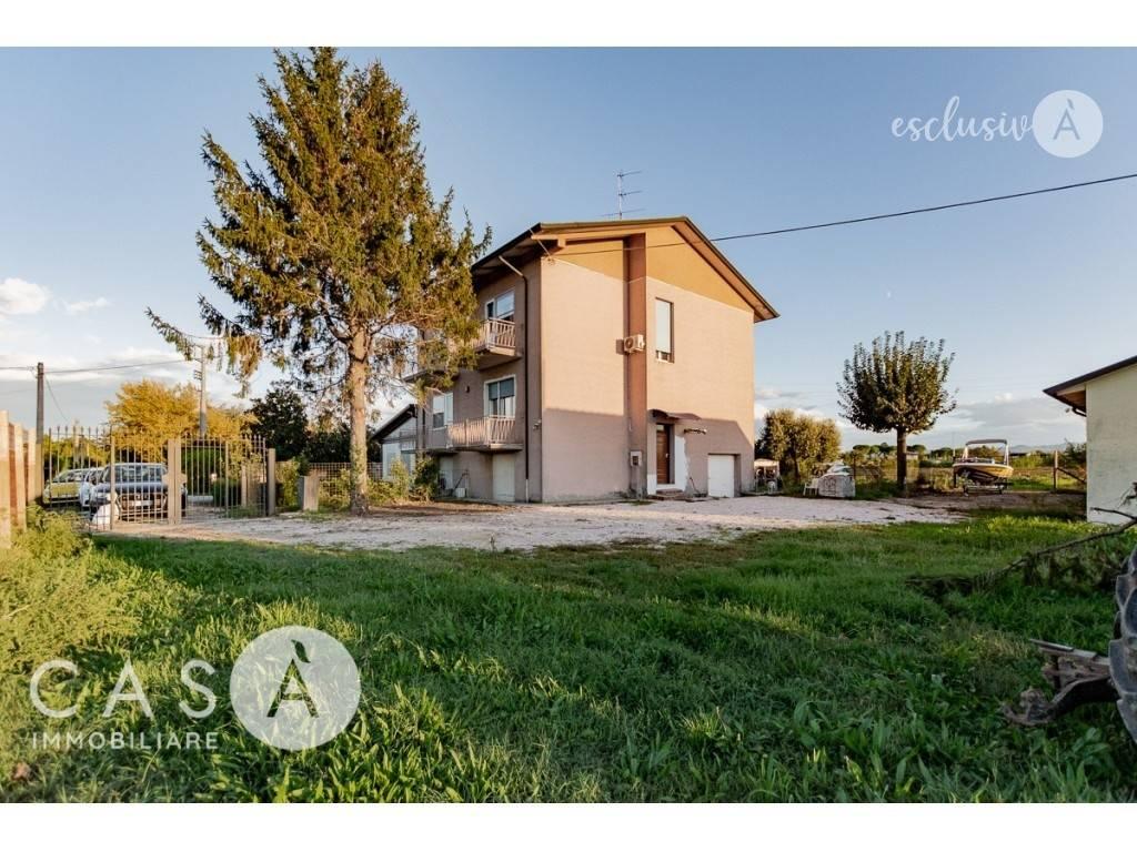 Вилла с 6 комнатами в Чезена, Италия № 238226