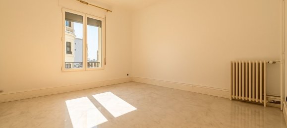 4 bedrooms Apartment in Rome, Italy No. 373470 3