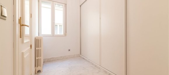4 bedrooms Apartment in Rome, Italy No. 373470 4