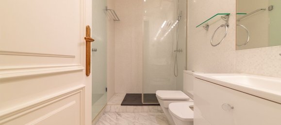 4 bedrooms Apartment in Rome, Italy No. 373470 6