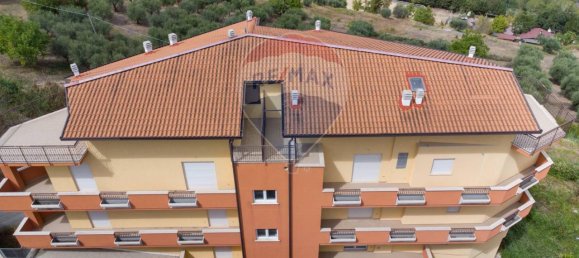 1 room Garage in Città Sant'Angelo, Italy No. 130073 2