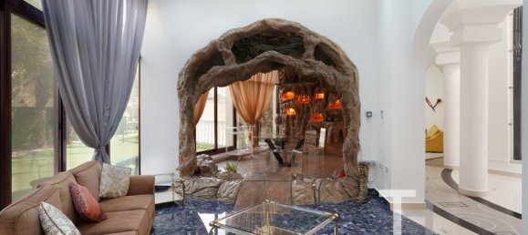 7 bedrooms Villa in Emirates Hills, UAE No. 94401 6