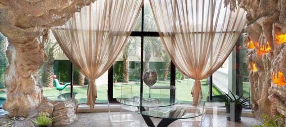 7 bedrooms Villa in Emirates Hills, UAE No. 94401 5