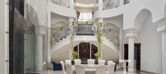 7 bedrooms Villa in Emirates Hills, UAE No. 94401 3