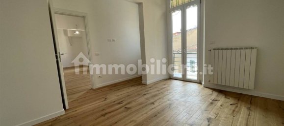 2 bedrooms Apartment in Florence, Italy No. 362356 3