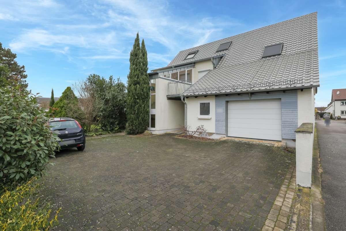 5 rooms Townhouse in Karlsruhe, Germany No. 77534