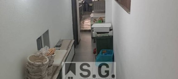 210m² Commercial property in Mirano, Italy No. 285055 16