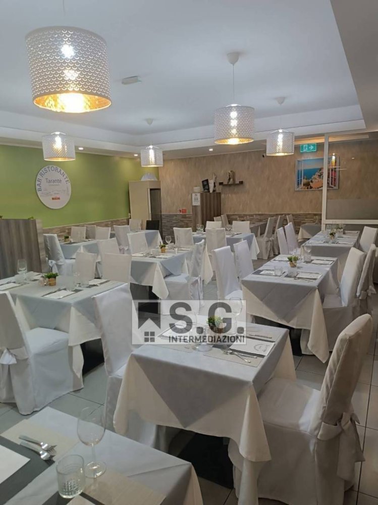 210m² Commercial property in Mirano, Italy No. 285055