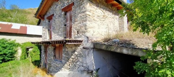 2 bedrooms House in Aosta, Italy No. 361642 2