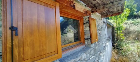 2 bedrooms House in Aosta, Italy No. 361642 5