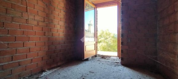 2 bedrooms House in Aosta, Italy No. 361642 9