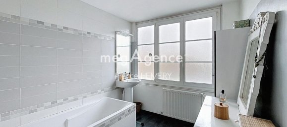 4 bedrooms House in Alencon, France No. 357250 9