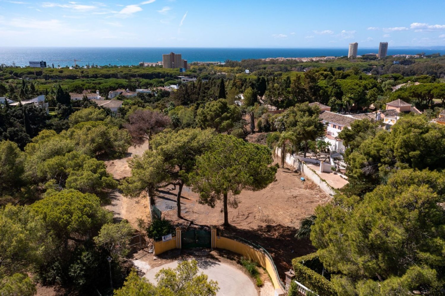  Land in Marbella, Spain No. 152077