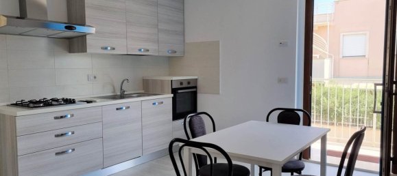 3 rooms Apartment in Fermo, Italy No. 153455 4