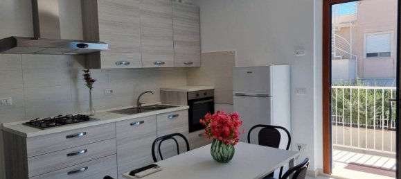 3 rooms Apartment in Fermo, Italy No. 153455 2