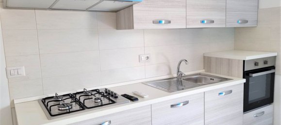 3 rooms Apartment in Fermo, Italy No. 153455 14