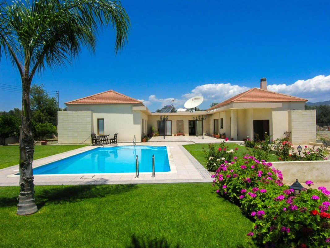 4 bedrooms Villa in Limassol, Cyprus No. 2236