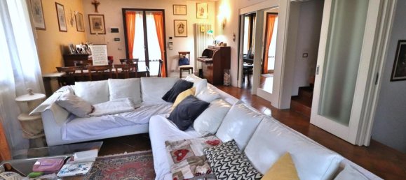 Вилла с 5 комнатами в Вигонца, Италия № 120418 30