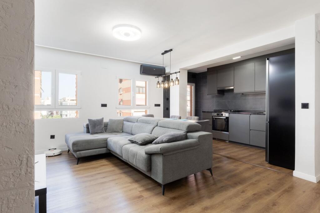 2 bedrooms Apartment in Valencia, Spain No. 205510