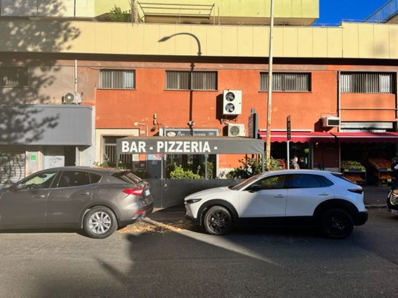 2-Zimmer Gewerbliche Immobilie in Rome, Italy, Nr. 160068