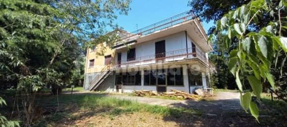 590m² Building in Cazzago San Martino, Italy No. 260086 6