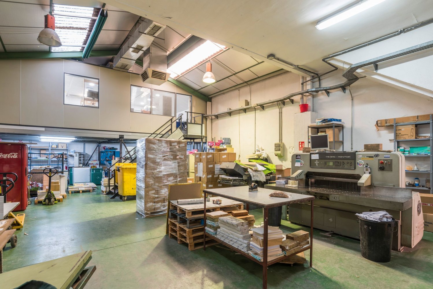 396m² Warehouse in San Fernando de Henares, Spain No. 125110