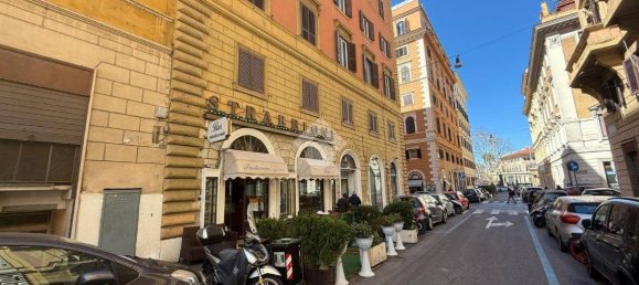 1 room Commercial property in Rome, Italy No. 204849 3
