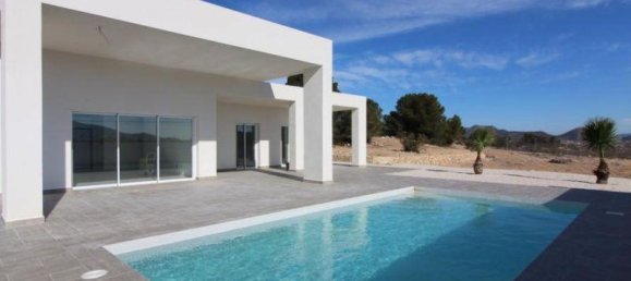 Villa de 3 dormitorios en Pinoso, Spain No. 9265 3